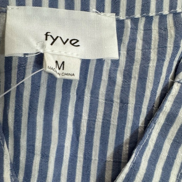 Fyve Women’s Striped Ombre Button Up Roll Tab Sleeves Blue White Size med - Picture 5 of 6